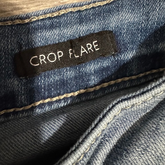 Max Jeans Low Rise Size 6 Medium Wash Frayed Hem Crop Flare Denim 28x24 Blue Y2K - Picture 5 of 10